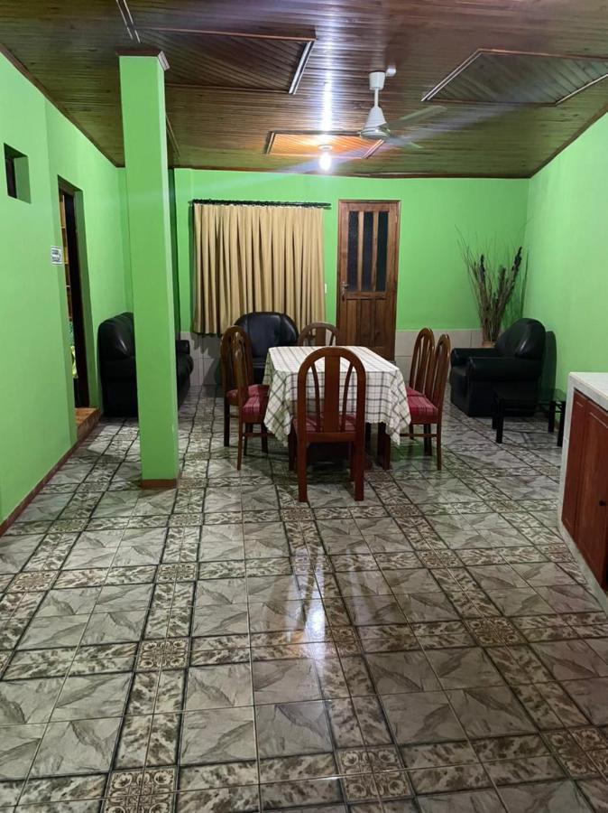 Residencial Arcoiris Hotel Puerto Iguazú Buitenkant foto