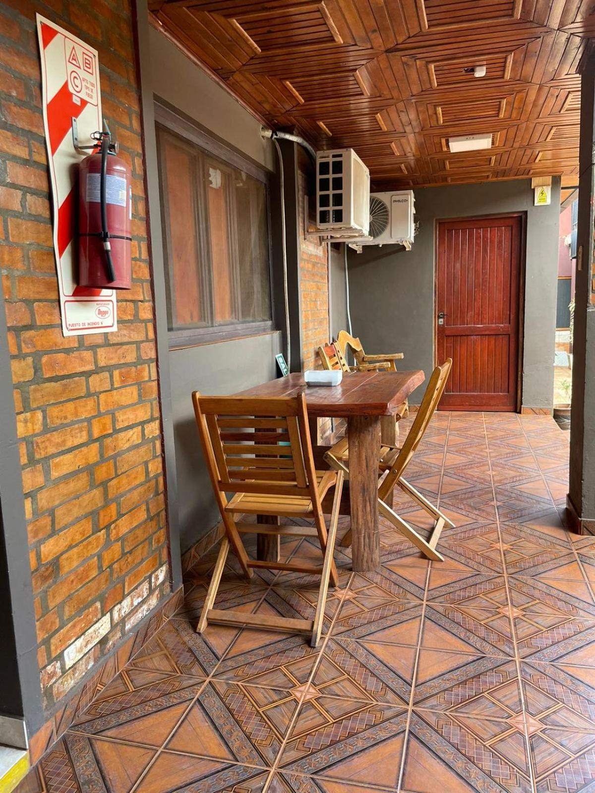 Residencial Arcoiris Hotel Puerto Iguazú Buitenkant foto