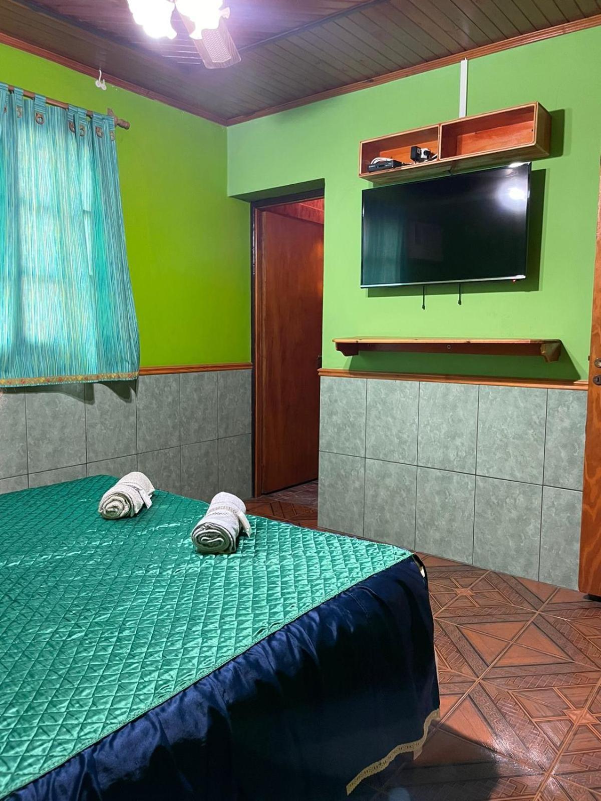 Residencial Arcoiris Hotel Puerto Iguazú Buitenkant foto