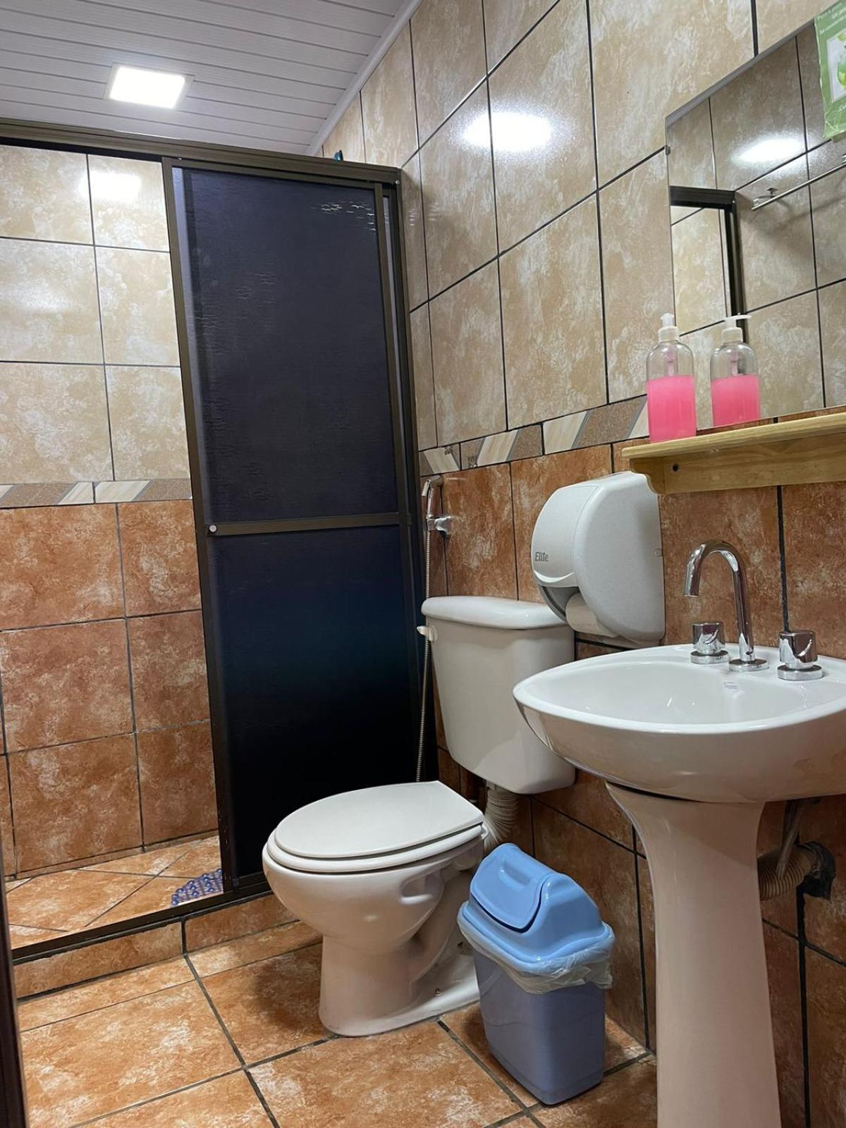 Residencial Arcoiris Hotel Puerto Iguazú Buitenkant foto
