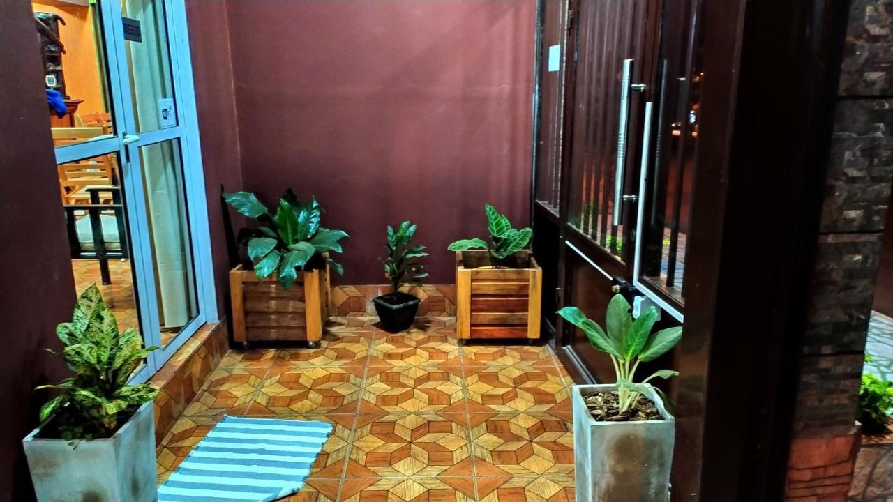 Residencial Arcoiris Hotel Puerto Iguazú Buitenkant foto